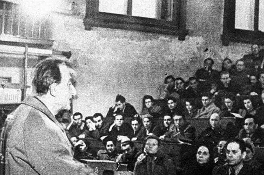 Parlamentarismoaren auziaz