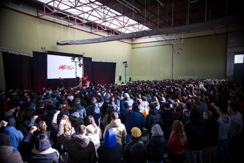 IAk Euskal Herriko Ikasle Antolakunde Sozialista gisa emango dio jarraipena 37 urteko ibilbideari