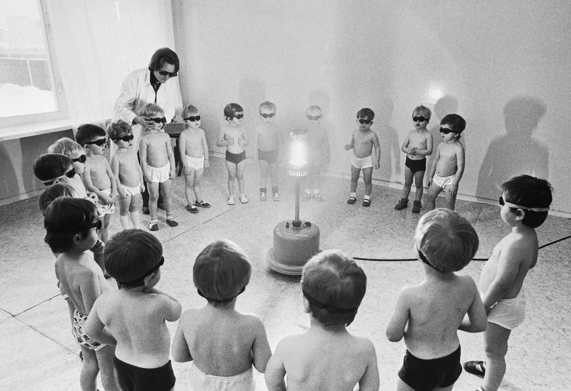 Gizarteari begira: erroko aldaketak, oinarritik