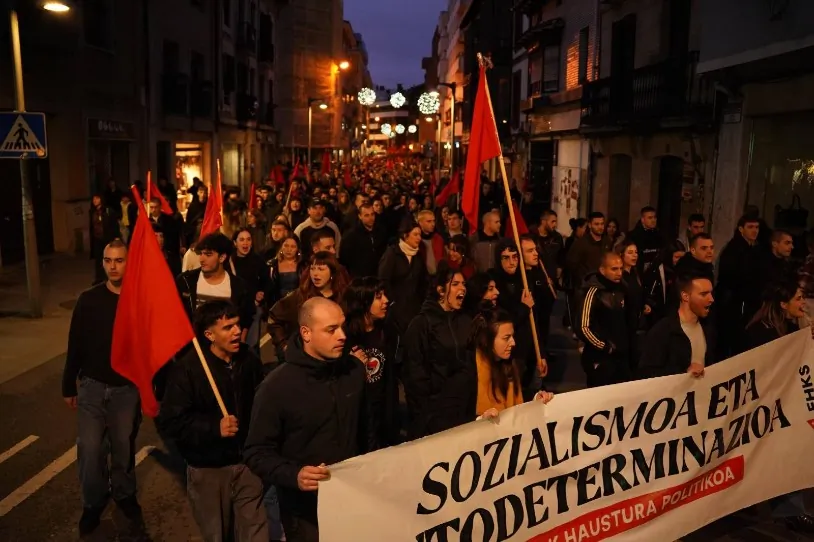 Haustura politikoa aldarrikatu du EHKSk Durangon, Espainiako Konstituzioaren Egunean